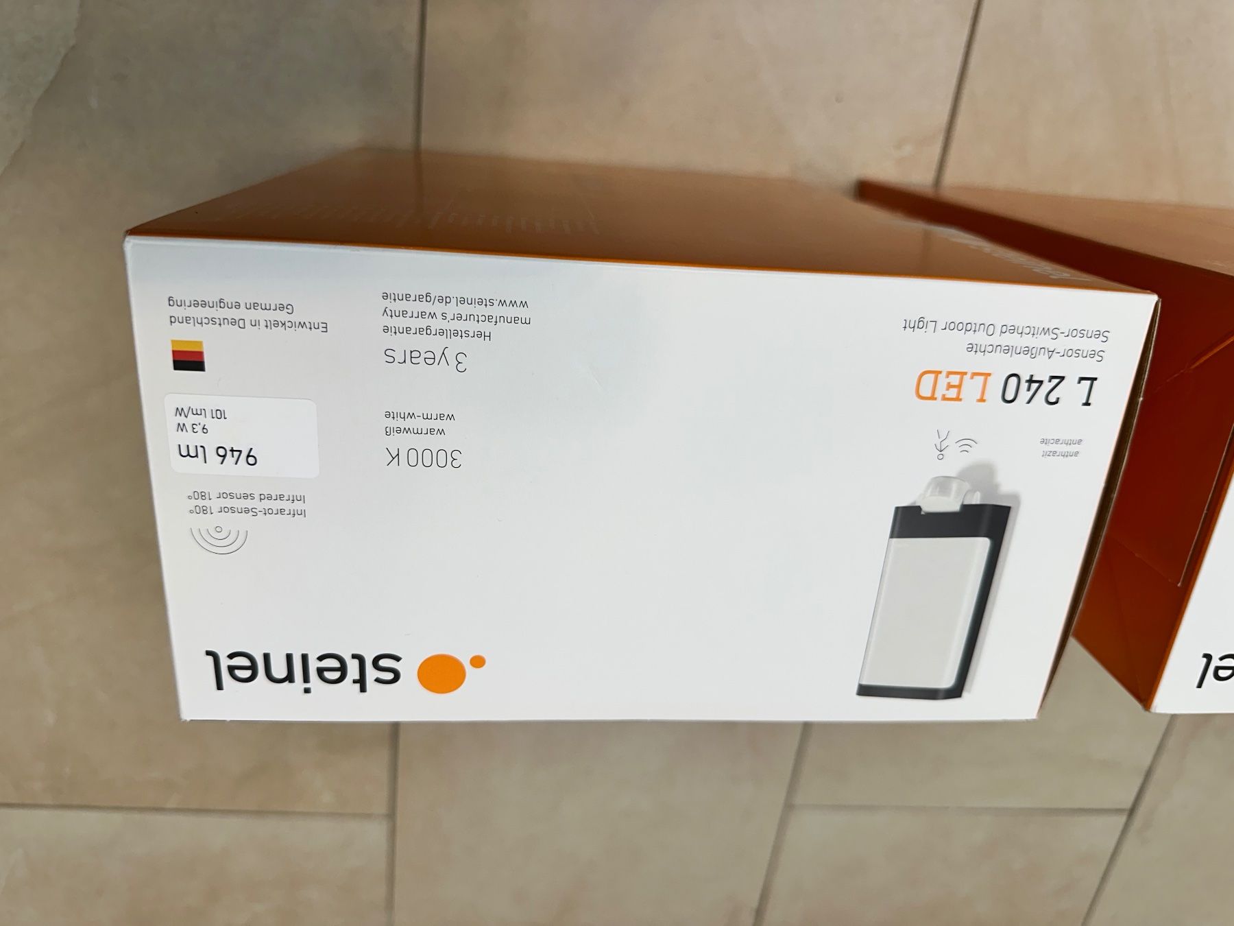 Steinel Lampadari & plafoniere: LED Aussenleuchte Steinel L 240 Neu mit Sensor – Nuovo (secondo la descrizione) da Othmarsingen venduto da daisy18 3