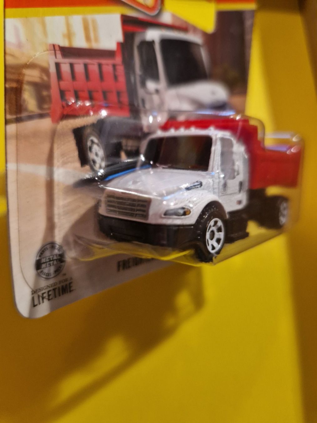 Matchbox Voitures modèles: Matchbox FREIGHTLINER M2 106 PLUS – Neuf avec emballage d'origine à Oftringen par Rotor 2