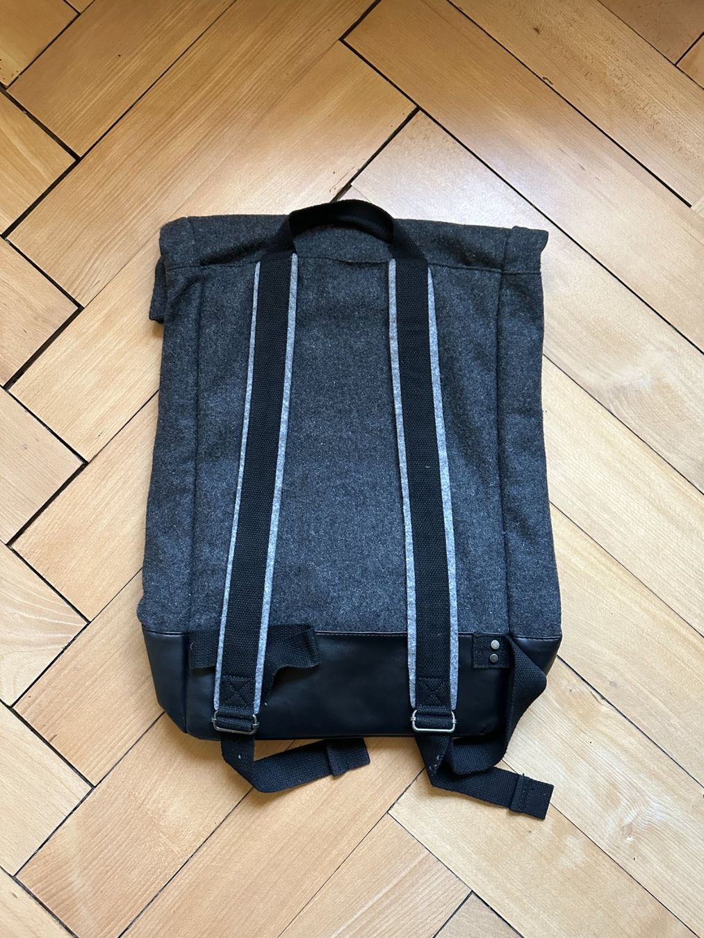 Zaini: UCON ACROBATICS - Rucksack dunkelgrau aus Wolle – Usato da Zürich venduto da Diazaio 2