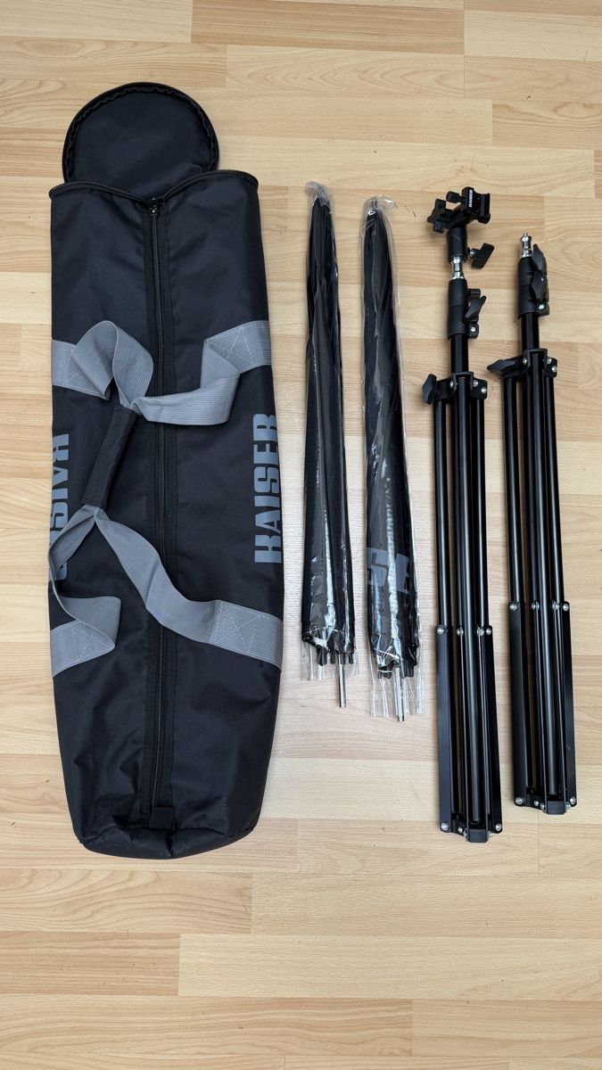 Kaiser Treppiedi & Teste: Kaiser Blitzlichtstative und Schirmhalter mit Tasche – Usato da Thun venduto da BanjoDan 1