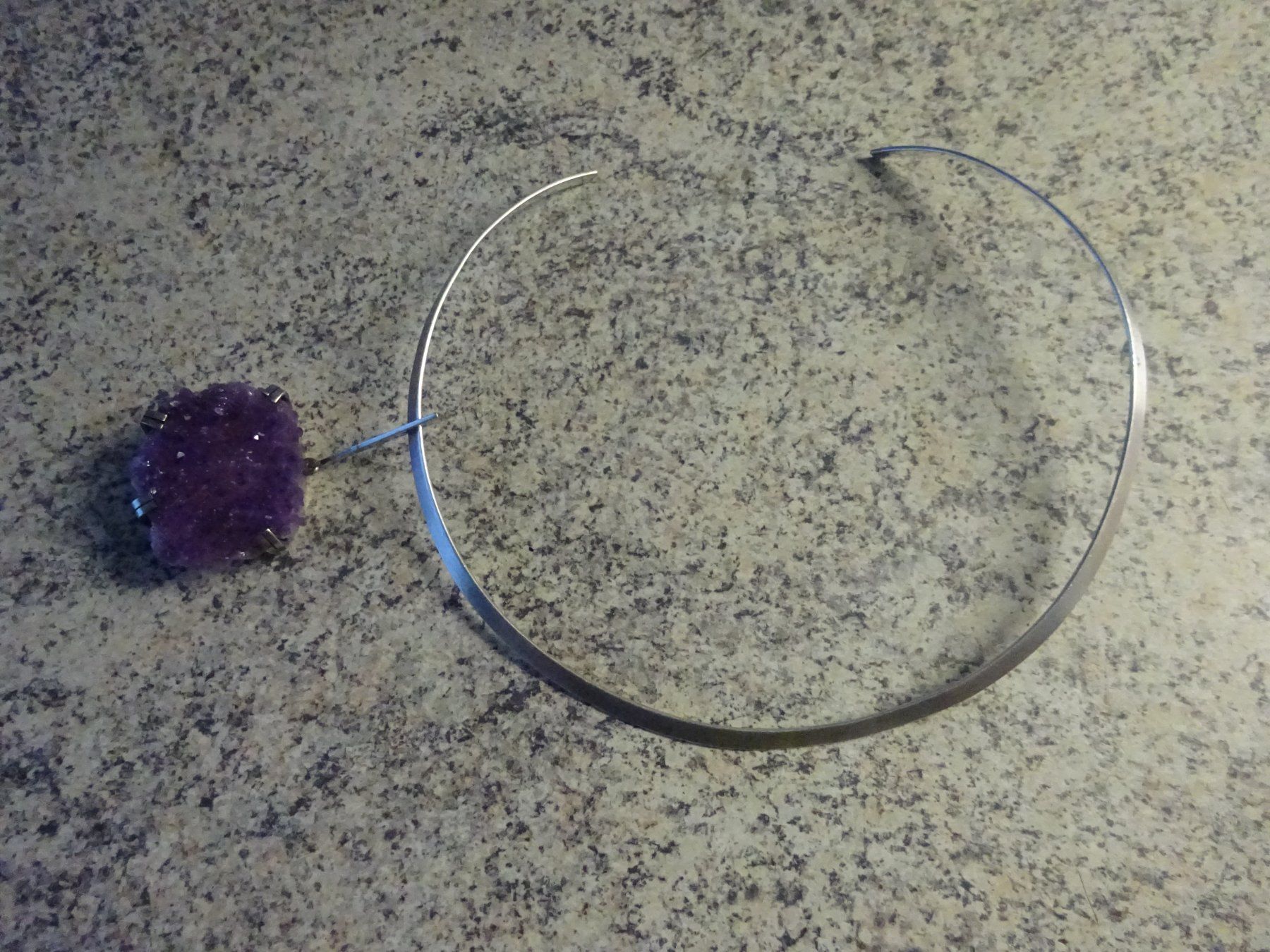 Catenine: Halsreif mit Amethyst Anhänger – Usato da Esslingen venduto da eintagammeer 9