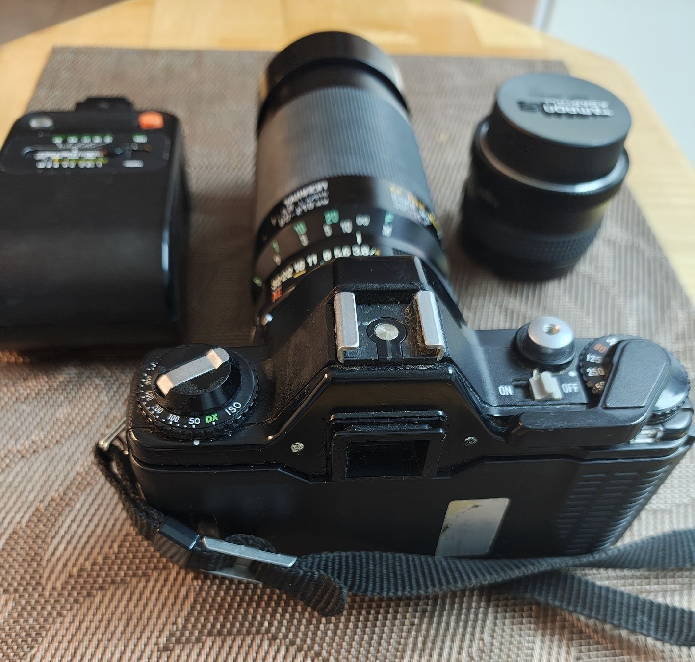 Konica Fotocamera: Konica TC-X Spiegelreflexkamera mit Zubehör – Usato da Flurlingen venduto da dob_959p 1