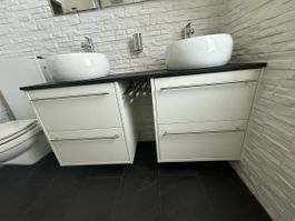 Badezimmer: Lavabos, Armaturen inkl.