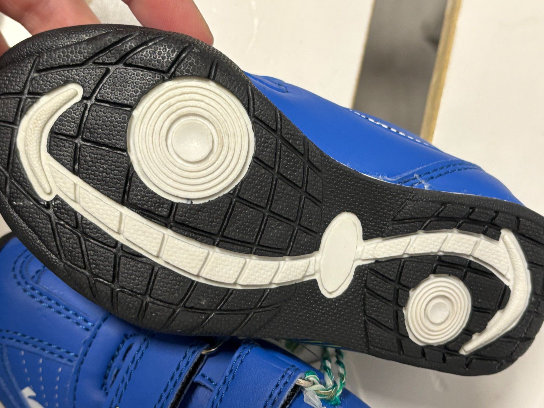 Scarpe per ragazzi: Basket taille 25 neuf – Nuovo (secondo la descrizione) da Salvenach venduto da gwenwywar 2