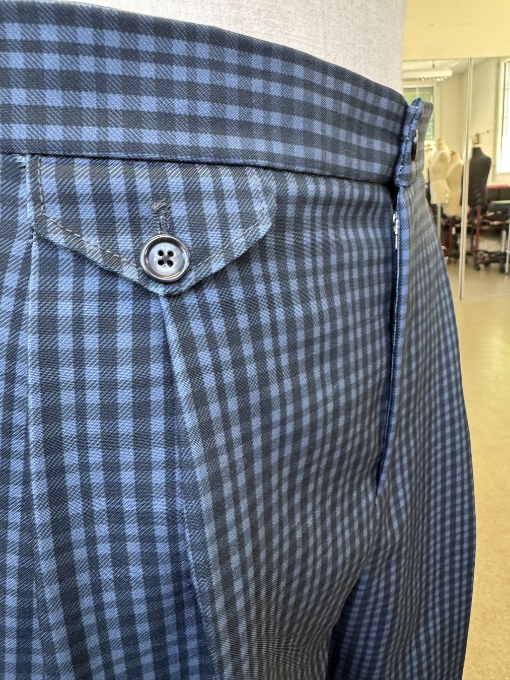 Pantaloni: Karierte Anzugshose, neuwertig – Usato da Thun venduto da Thunerseespiele_FBM 7