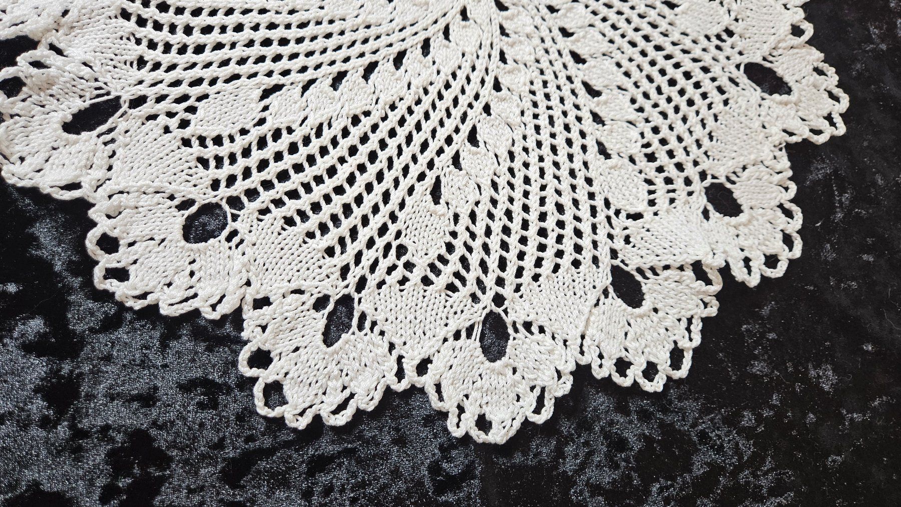 Altra biancheria da tavola: Spitzendeckchen gestrickt Spitzen Deckeli 40cm Weiss – Nuovo (secondo la descrizione) da Gossau ZH venduto da LeoniesDeko 4