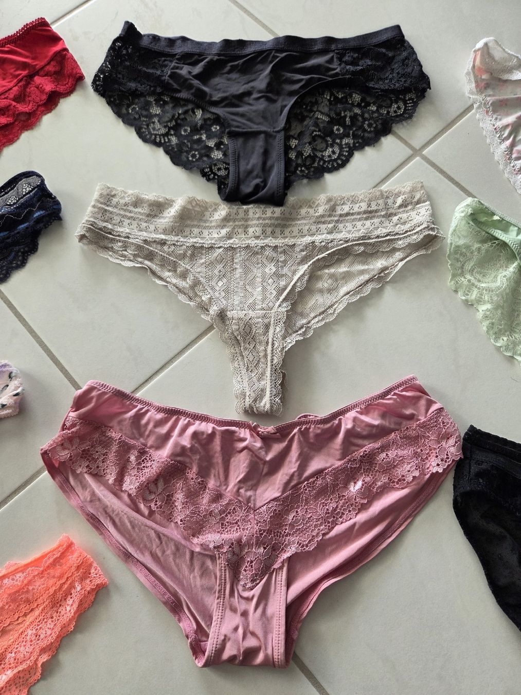 Altra biancheria intima: Slips& Strings gr.S/M – Usato da Bronschhofen venduto da Katrusja 2