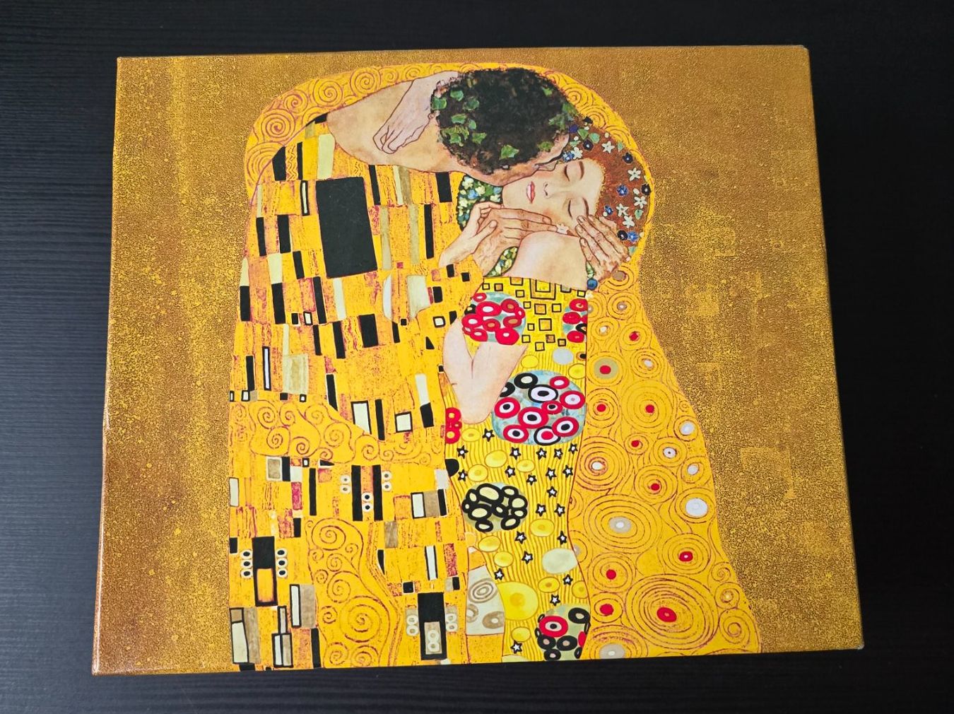 Cartoline postali: Service à thé - représentant "le Baiser" de G. Klimmt – Nuovo e nell'imballaggio originale da Ursy venduto da cri_s22p 1