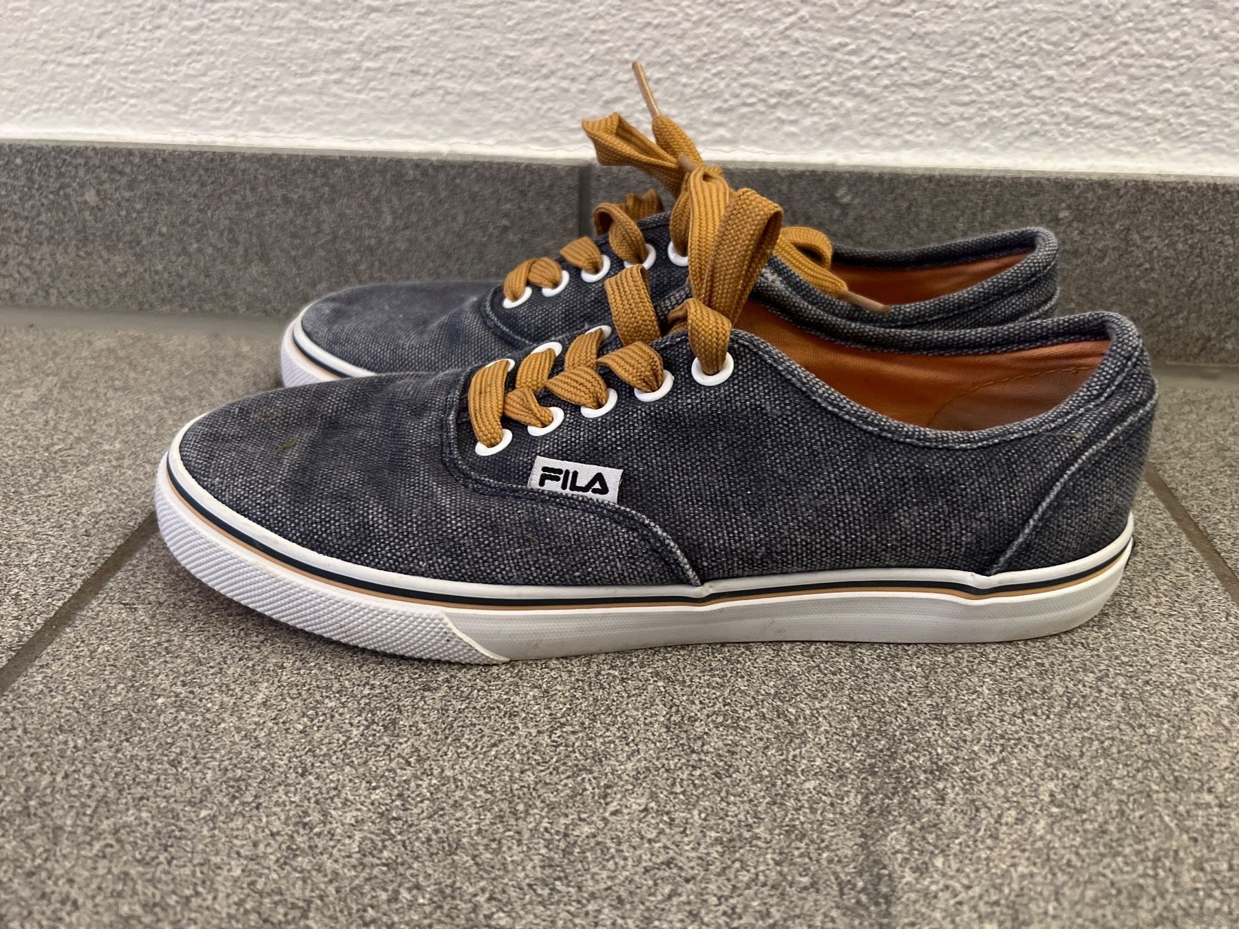 Fila Scarpe per ragazze: FILA Sneakers Gr. 37 – Usato da Endingen venduto da Sugarwoman