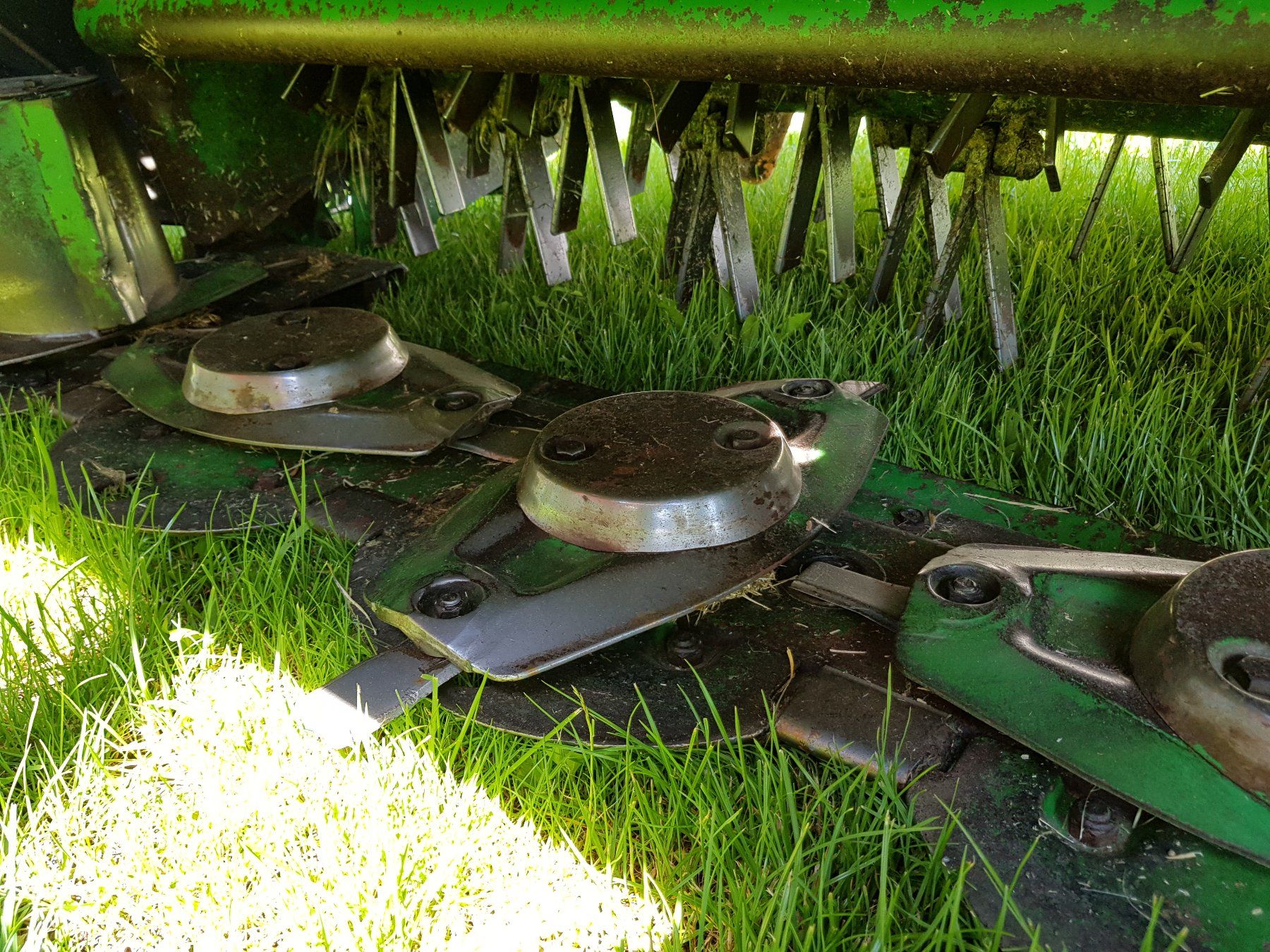 Tutte le macchine: John Deere Heck-Scheibenmähwerk – Usato da Wäldi venduto da Goetsch1500 2