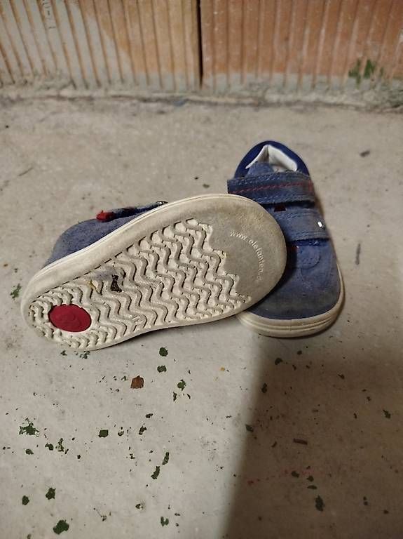 Schuhe für Jungen: Kinderschuhe Grösse 19 – Gebraucht aus Bätterkinden von sch_s6nb 2