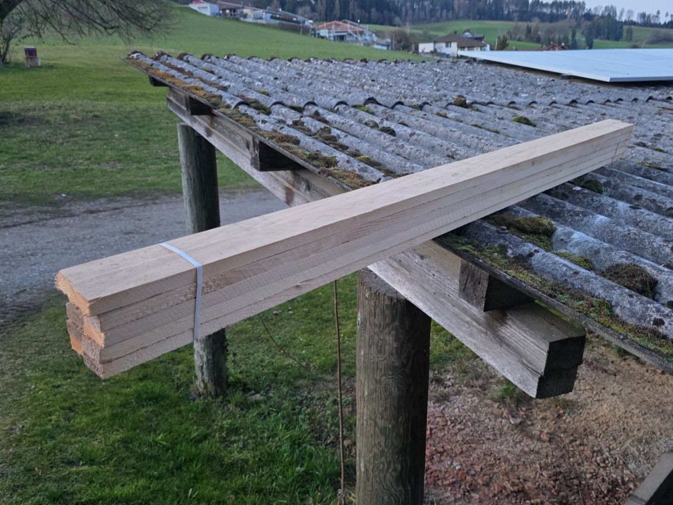 Articles en bois: Dachlatte / Holz Latte / 30/50/2000 – Neuf (Voir description) à Richenthal par G...Tec 1