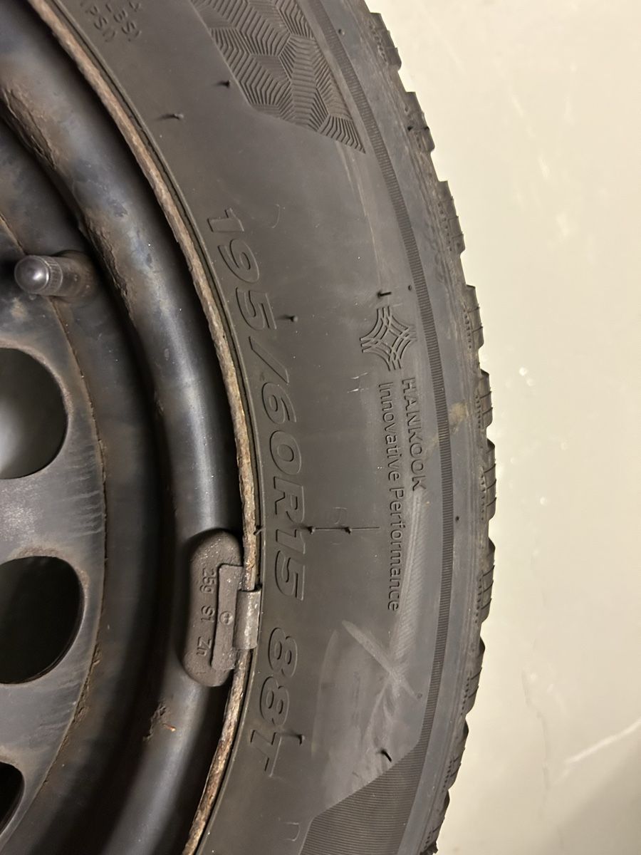 Hankook Pneumatici & Ruote complete: 4x Winterräder komplett 195/60 R15 Stahl – Usato da Willerzell venduto da M3lli 7