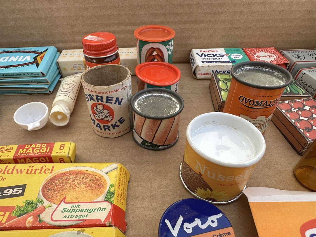 Giocattoli: Nostalgie-Set: Kaufladen und Mini-Verpackungen, – Usato da Schöftland venduto da Astika 3