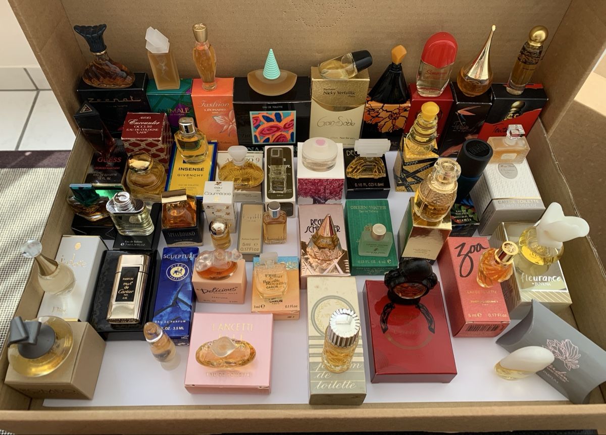 Parfums & Eau de Toilette: Schöne Parfum Miniaturen – D'occasion à Hochdorf par Blume007