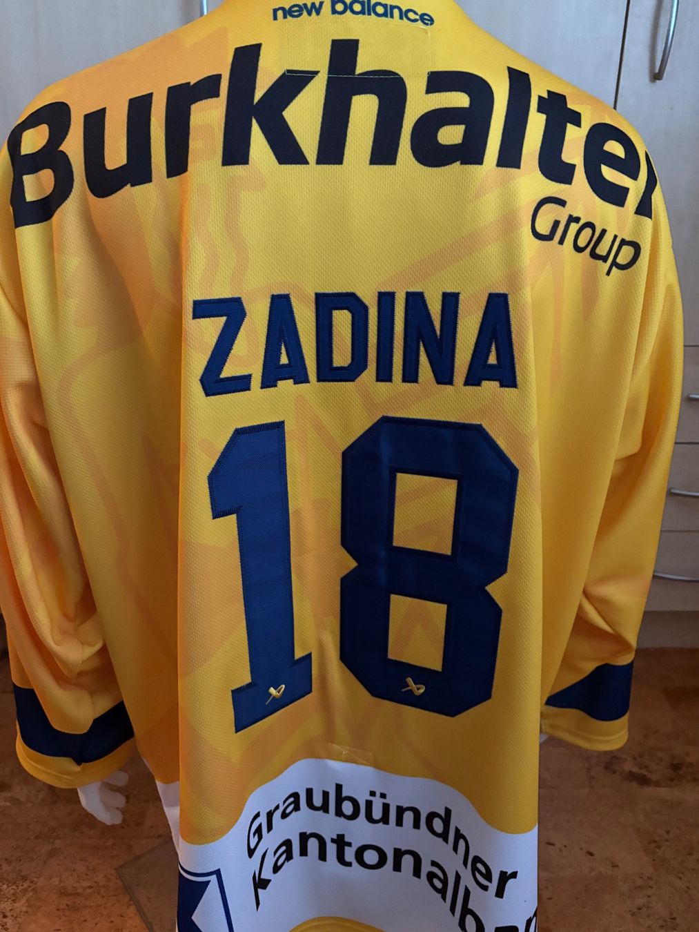 Canottiere & Pantaloni: HCD HC Davos Authentic Trikot Zadina – Usato da Gamprin venduto da Flippy85