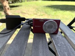 Sony Cybershot DSC-W830 Digitalkamera rot mit Ladegerät