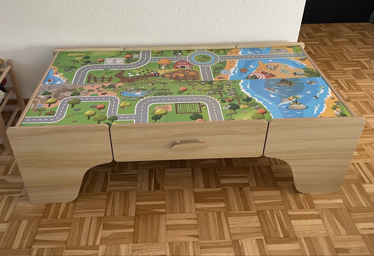 Jouets: Kindermöbel Spieltisch  – D'occasion à Zollikon par tap_xv26 4