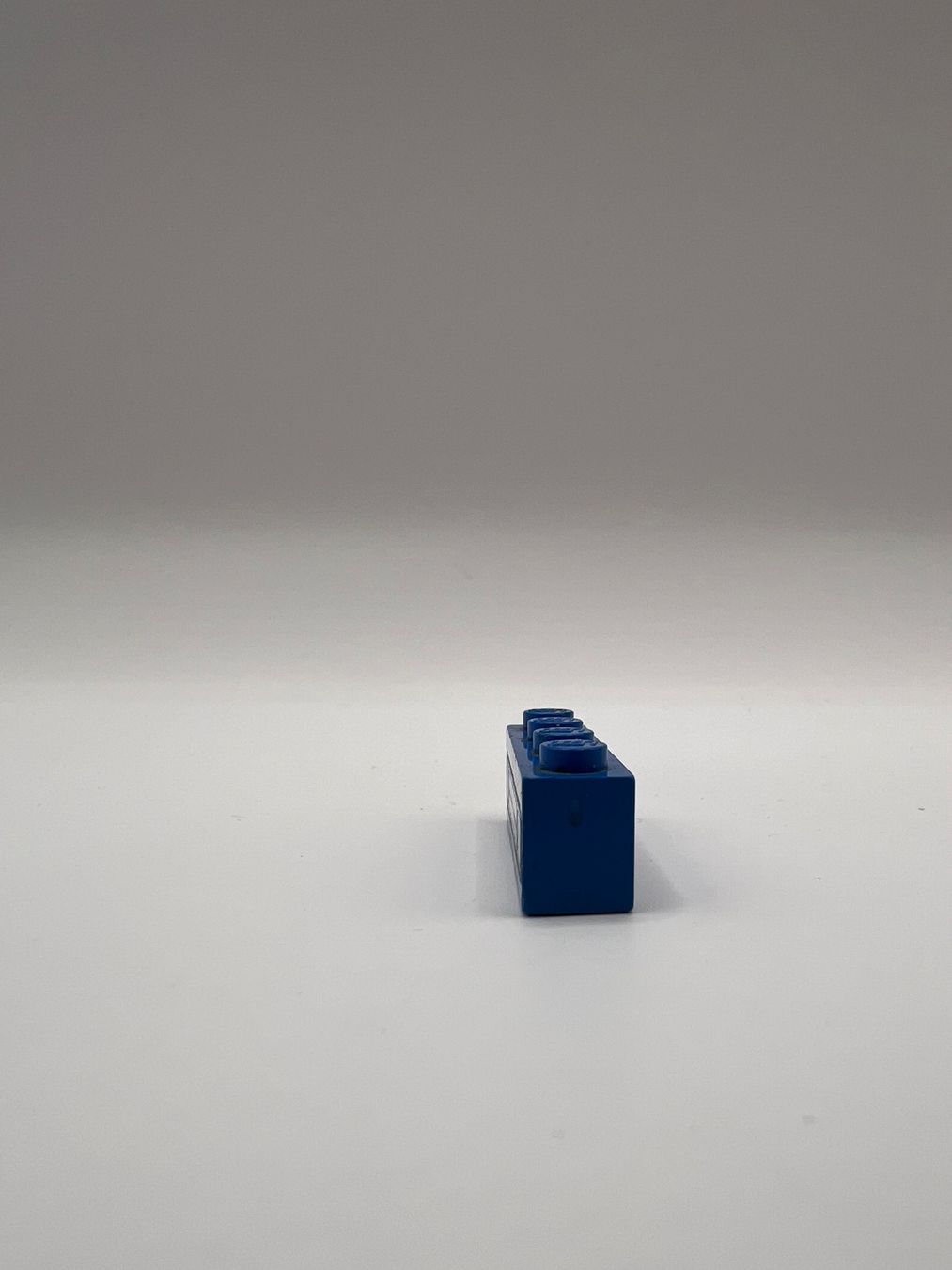 Lego Kit di costruzioni: LEGO Kühlergrill blau 1x4 – Usato da Vaduz venduto da NotNeeded 1