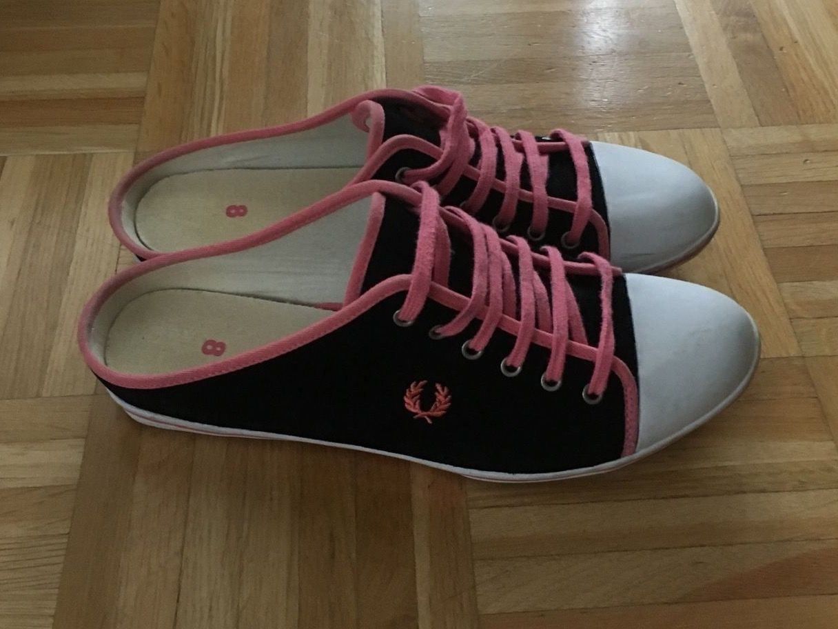 Fred Perry Scarpe da donna: Fred Perry Schuhe Gr. 41 – Usato da Rüfenacht BE venduto da anelesa 1