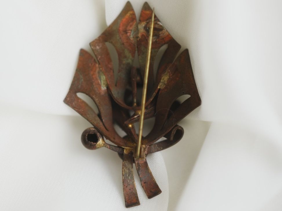 Spille & Fermagli: Jugendstil Brosche mit floralem Motiv und Perlenelement – Usato da Volketswil venduto da HeredisAntiques 3