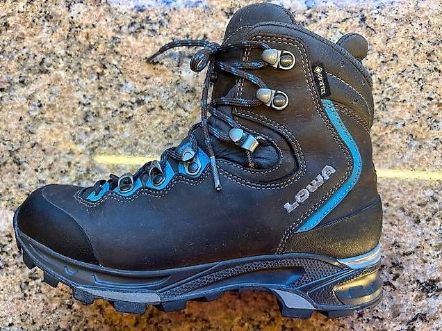 Scarpe da donna: Lowa, T 38, cuir/Goretex – Usato da Colombier VD venduto da DENYSE01