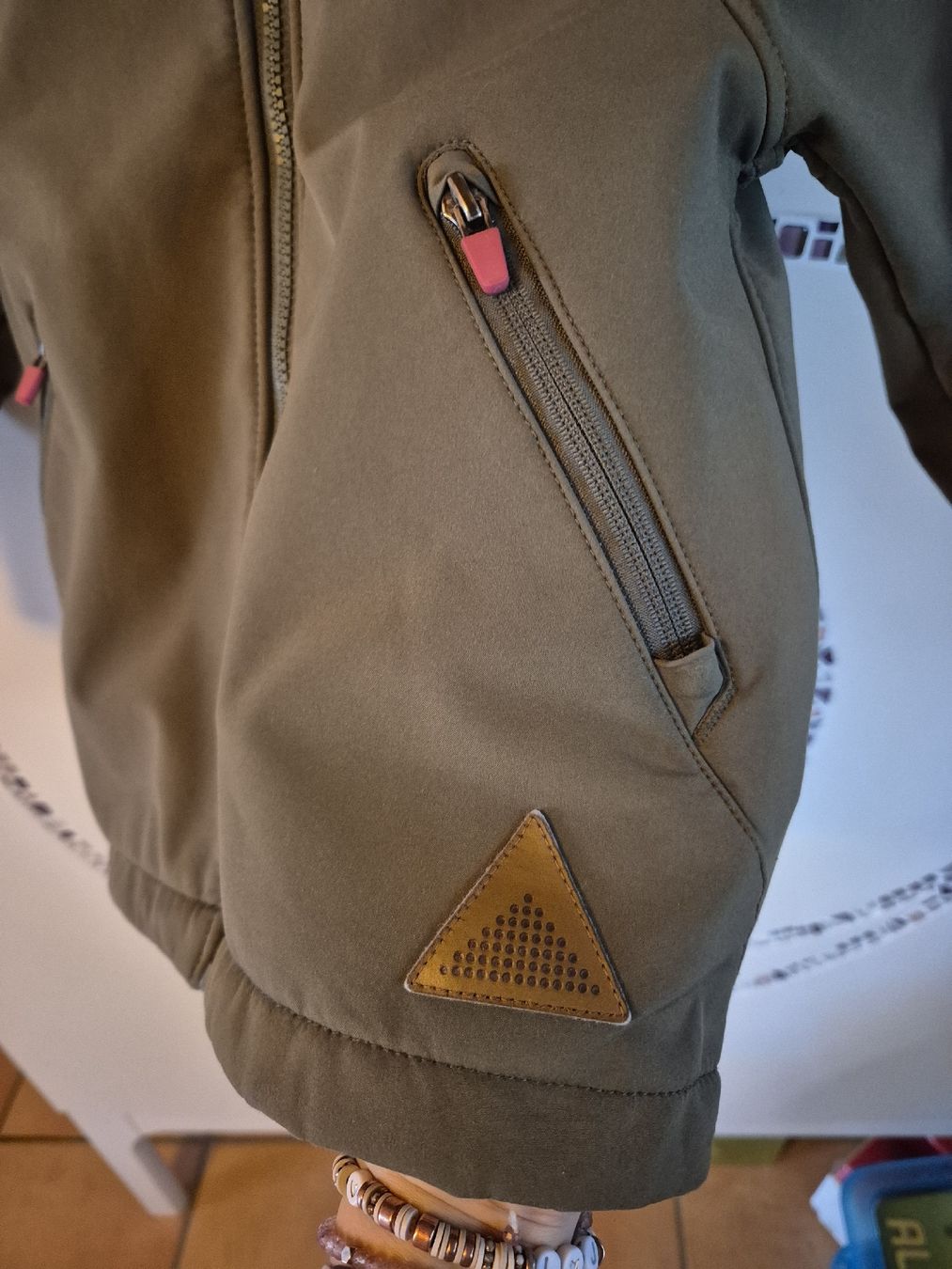 H&M Giacche & Cappotti: Softshell Jacke Mädchen 98 – Usato da Wynigen venduto da La_Talpa 4