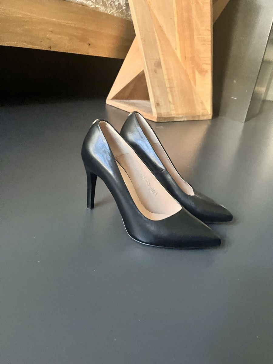 Scarpe da donna: Echtleder Pumps, Schwarz, Gr. 35 – Usato da Küssnacht am Rigi venduto da lus_g9xw