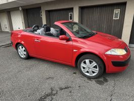 Renault Mégane Cabrio rot