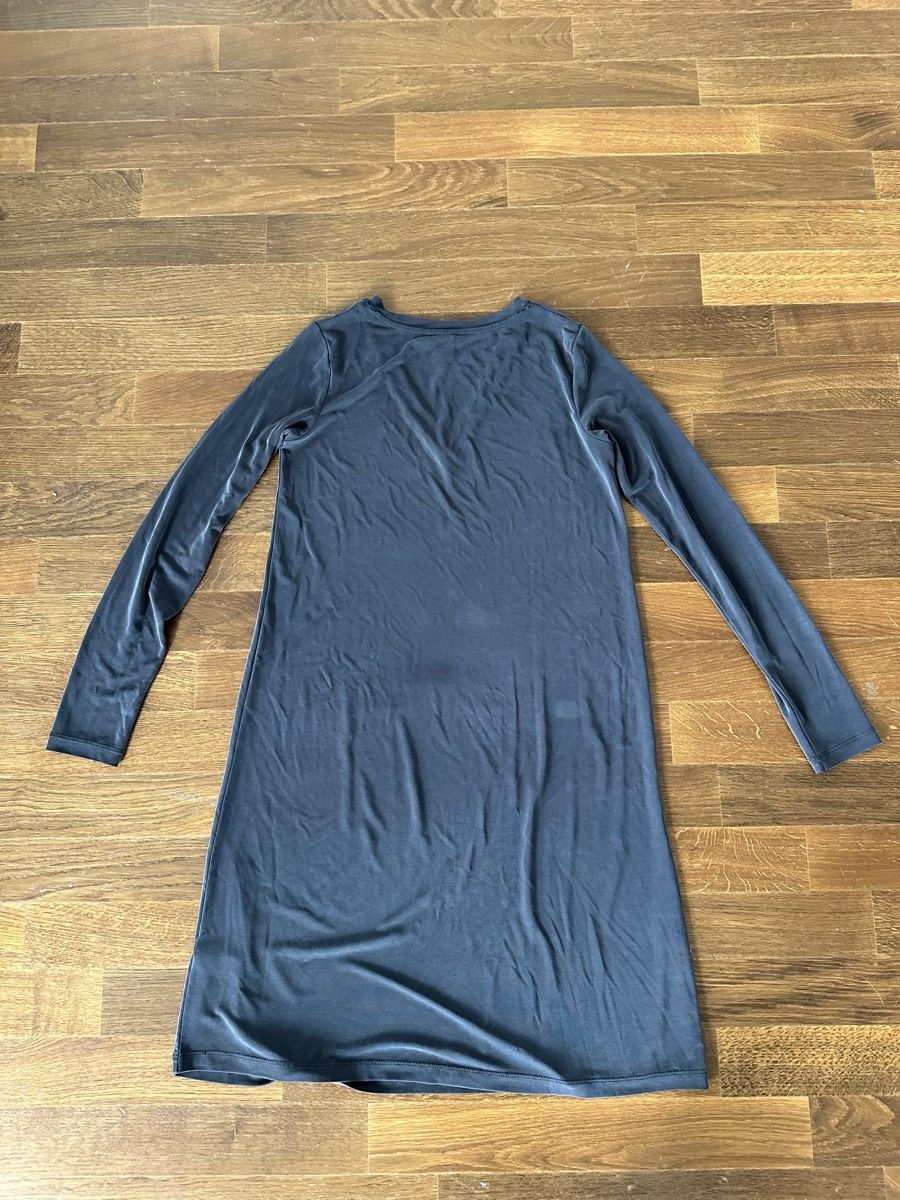 Kleider: Kleid Lindex Xs aus Modal – Gebraucht aus Dietikon von mike.thorton 1