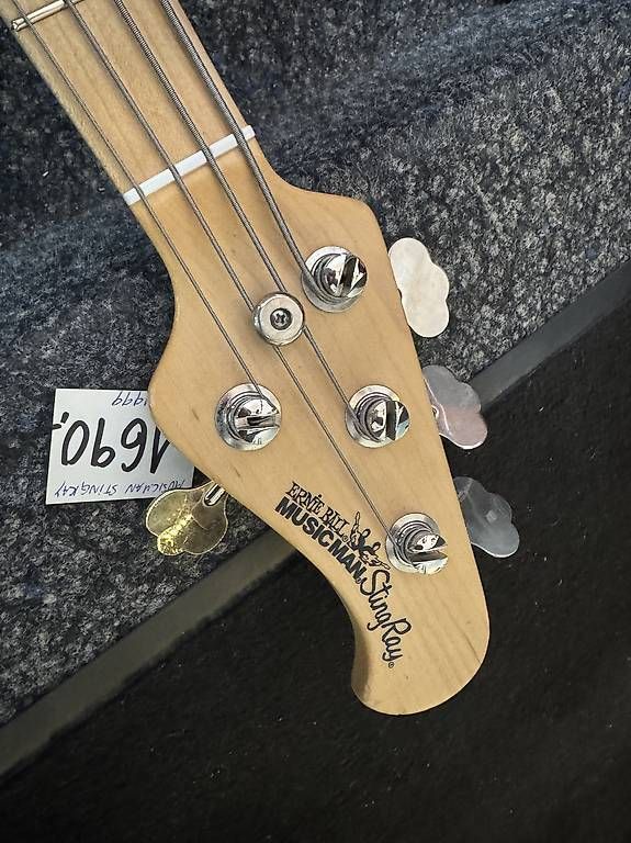 Musikinstrumente: Basse Musicman Stingray 3 US – Gebraucht aus Morges von GvnMusic 3