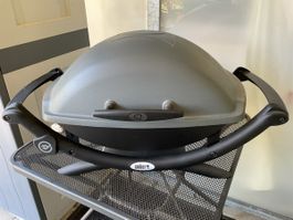 Weber Q 2400 Grill in grau mit Zubehör guter gebrauchter Zus