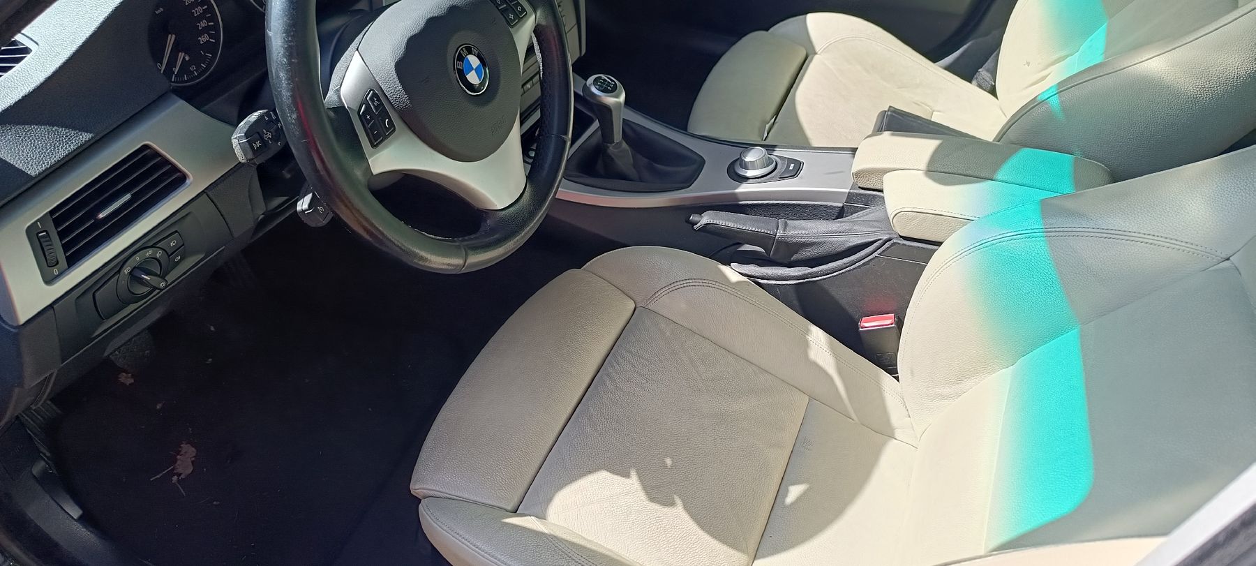 BMW Tutti pezzi di ricambio auto: Sitze Sportausstattung E91 Leder Lemon  – Usato da Zihlschlacht venduto da bra_tr2r