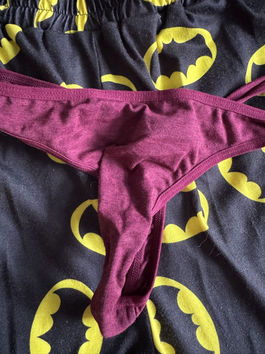Sonstige Unterwäsche: Damen String Bordeaux Grösse M Neu mit Etikett – Gebraucht aus Rekingen AG von Calvin1995 1