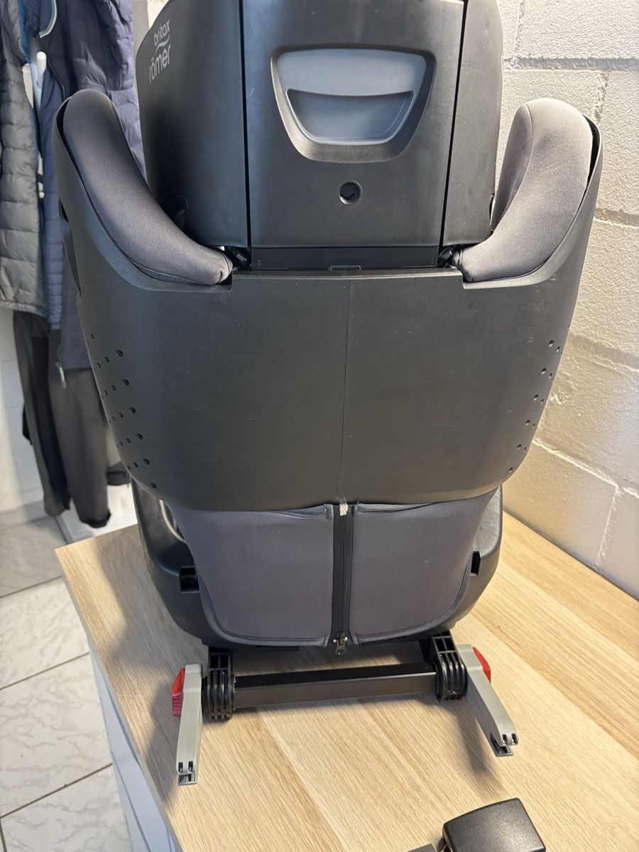 Britax Römer Seggiolini per auto: Autokindersitz Römer – Usato da Safenwil venduto da sabikie 2