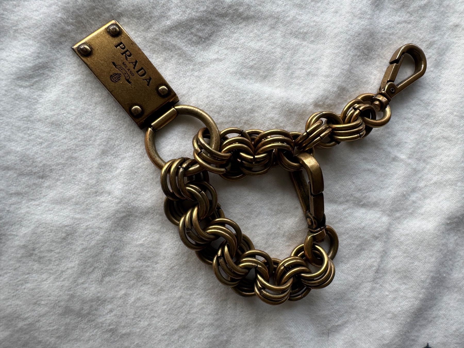 Prada Catenine: RARER PRADA TASCHEN KETTE / ANHÄNGER IN MESSING – Usato da Binningen venduto da Chaussie 6