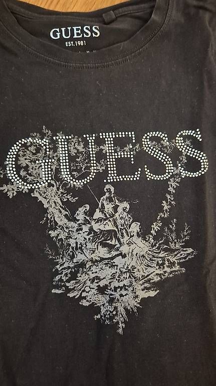Guess T-shirts: Guess T-Shirt – D'occasion à Feusisberg par cts_55rn 2