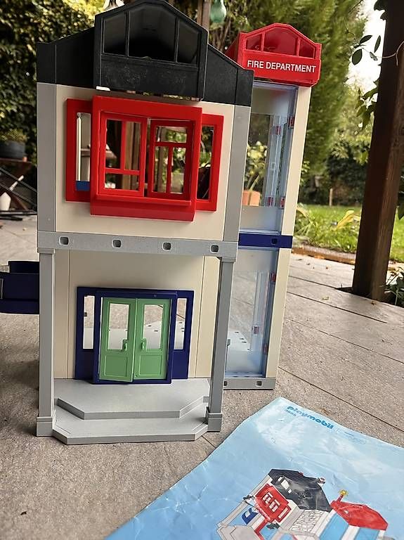 Giocattoli: Caserne Playmobil  – Usato da Le Lignon venduto da nad_5yrd 1