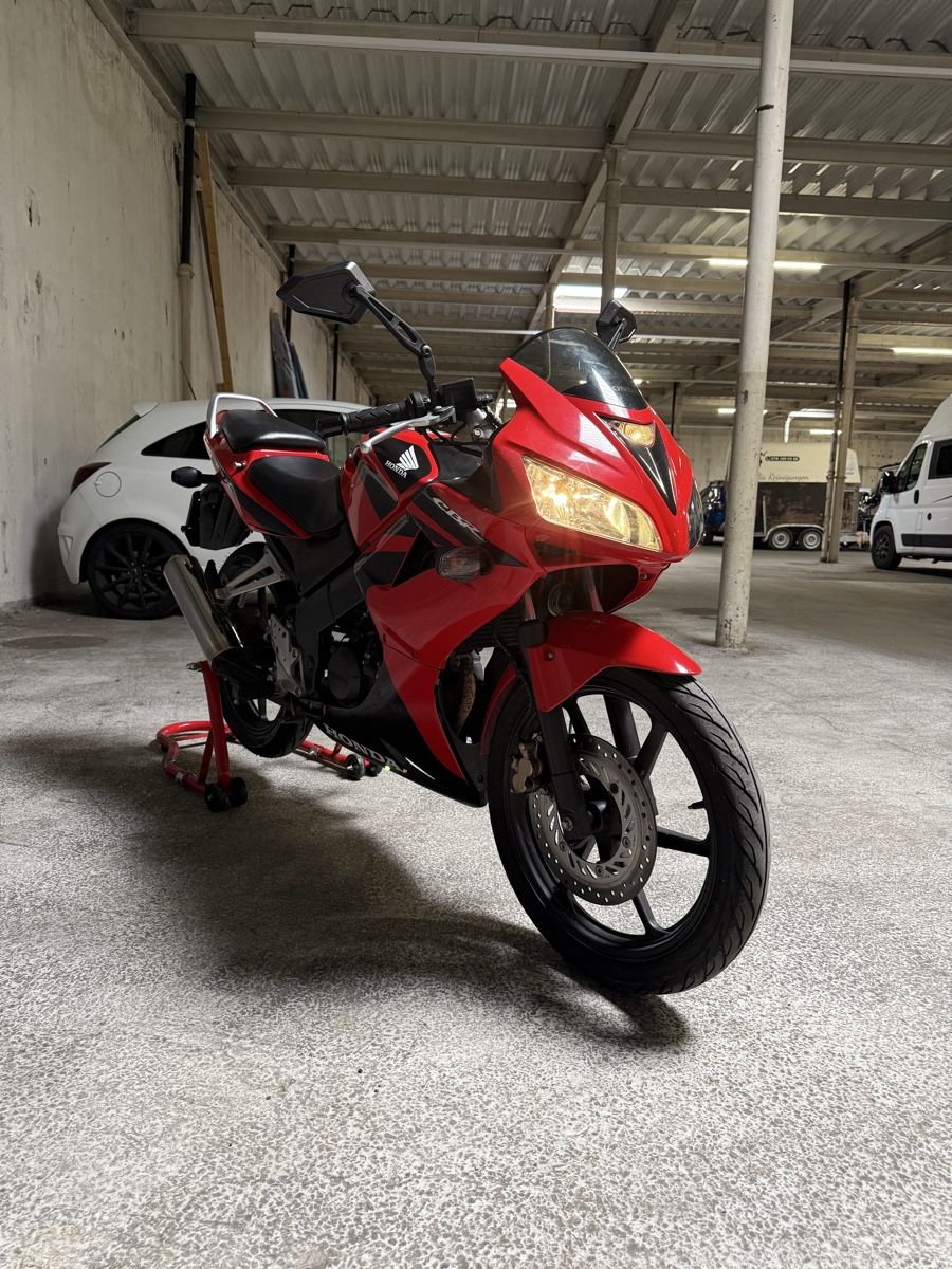 Honda Strada: Honda CBR 125R – Usato da Gretzenbach venduto da R12S50 1