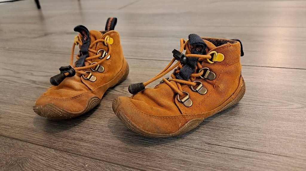 Chaussures garçon: Wildling Kinderschuh Barfussschuh Grösse 24 – D'occasion à Sarmenstorf par Raphael.T