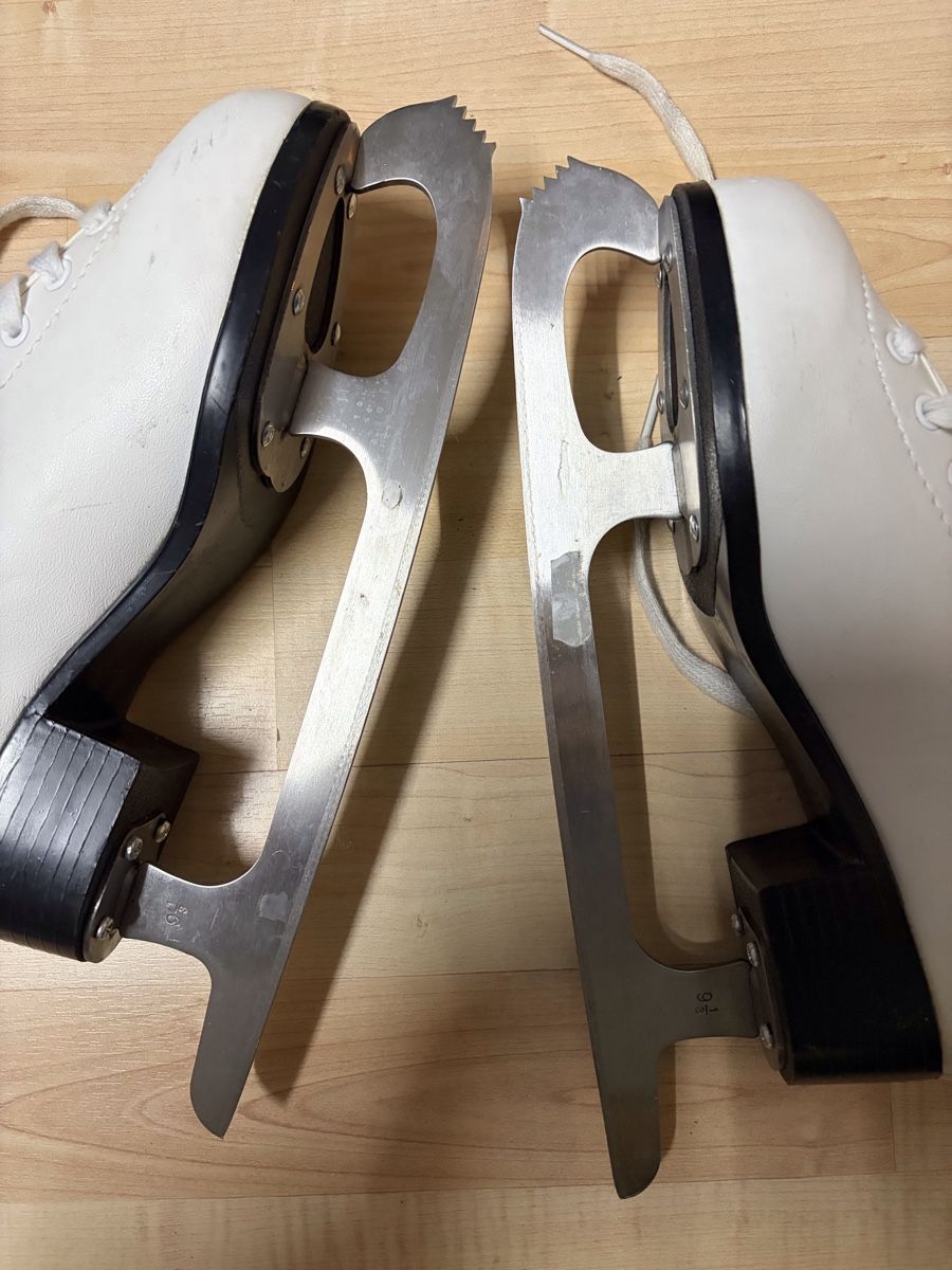 Pattini da ghiaccio: Mädchenschlittschuhe Grösse 36 – Usato da Granges-Paccot venduto da LWaeber 1