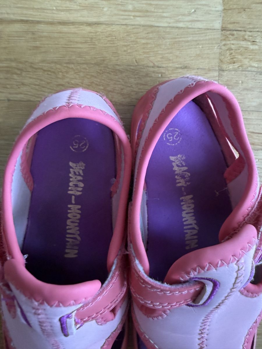 Scarpe per ragazze: Badeschuhe Grösse 25 – Usato da Schwerzenbach venduto da Le_roy 1