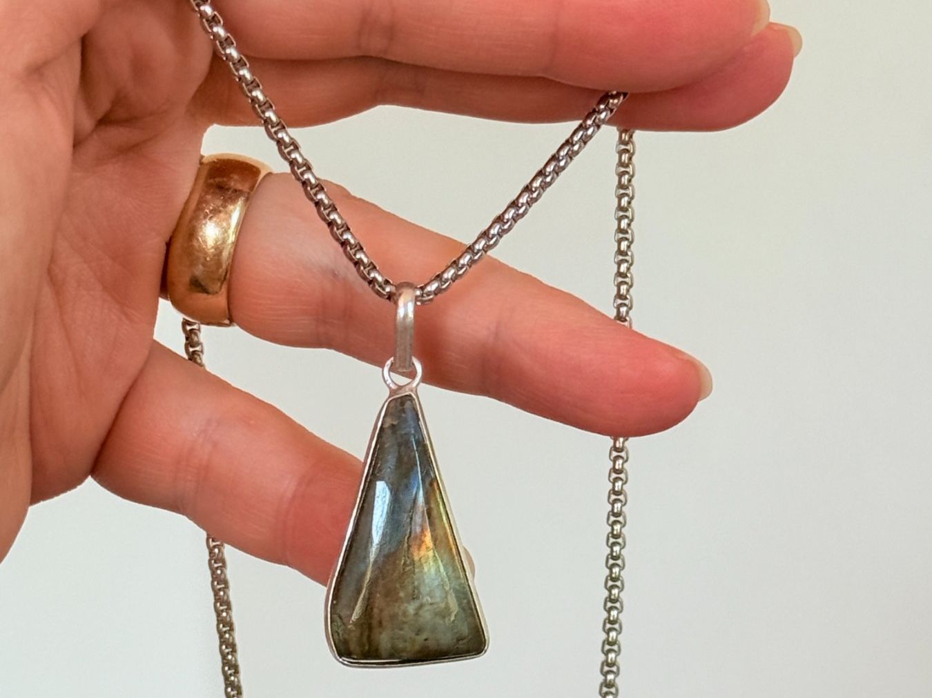 Colliers: Collier avec Labradorite – Neuf avec emballage d'origine à Genève par AWWA
