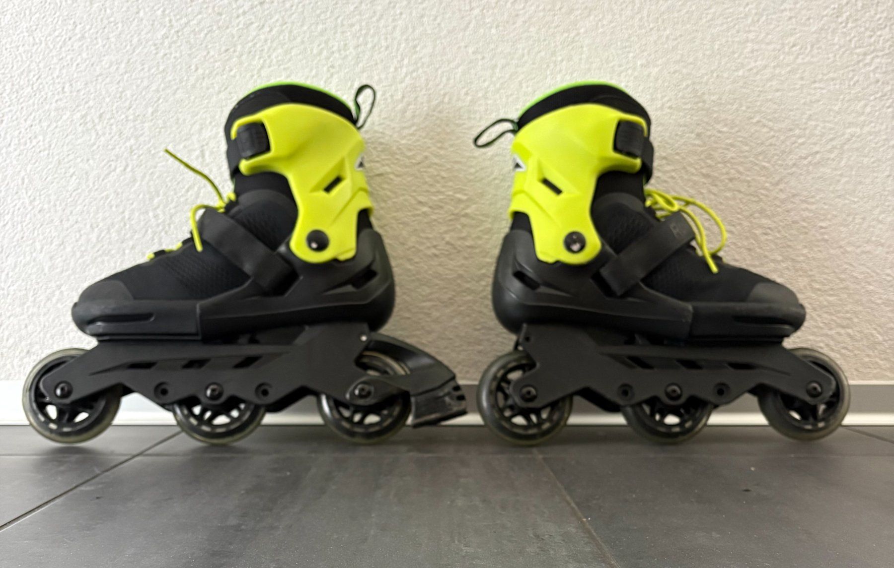 Pattini in linea & Pattini a rotelle: Patin inline RollerBlade enfants – Usato da Courtepin venduto da spitfire320 1