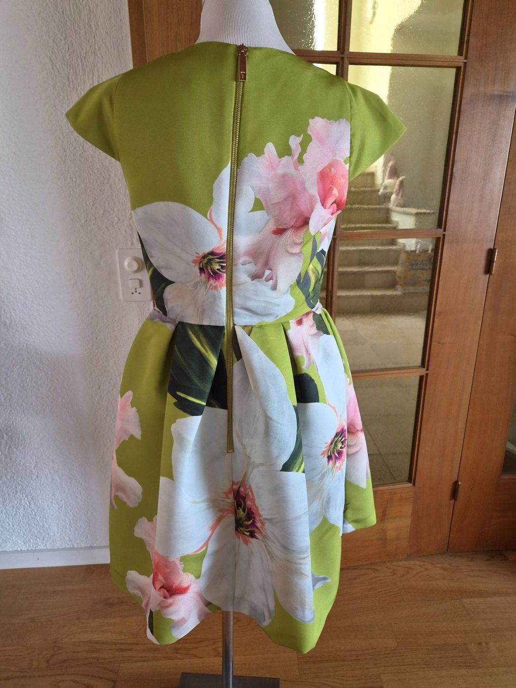 Ted Baker Vestiti: Ted Baker Sommerkleid, Gr 36, neuwertig – Nuovo (secondo la descrizione) da Unterentfelden venduto da hofa01 2