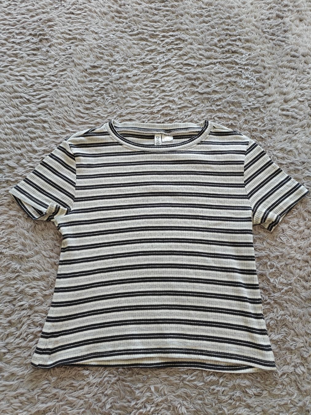 H&M T-shirt: T Shirt / Top – Usato da Pieterlen venduto da Saemelili