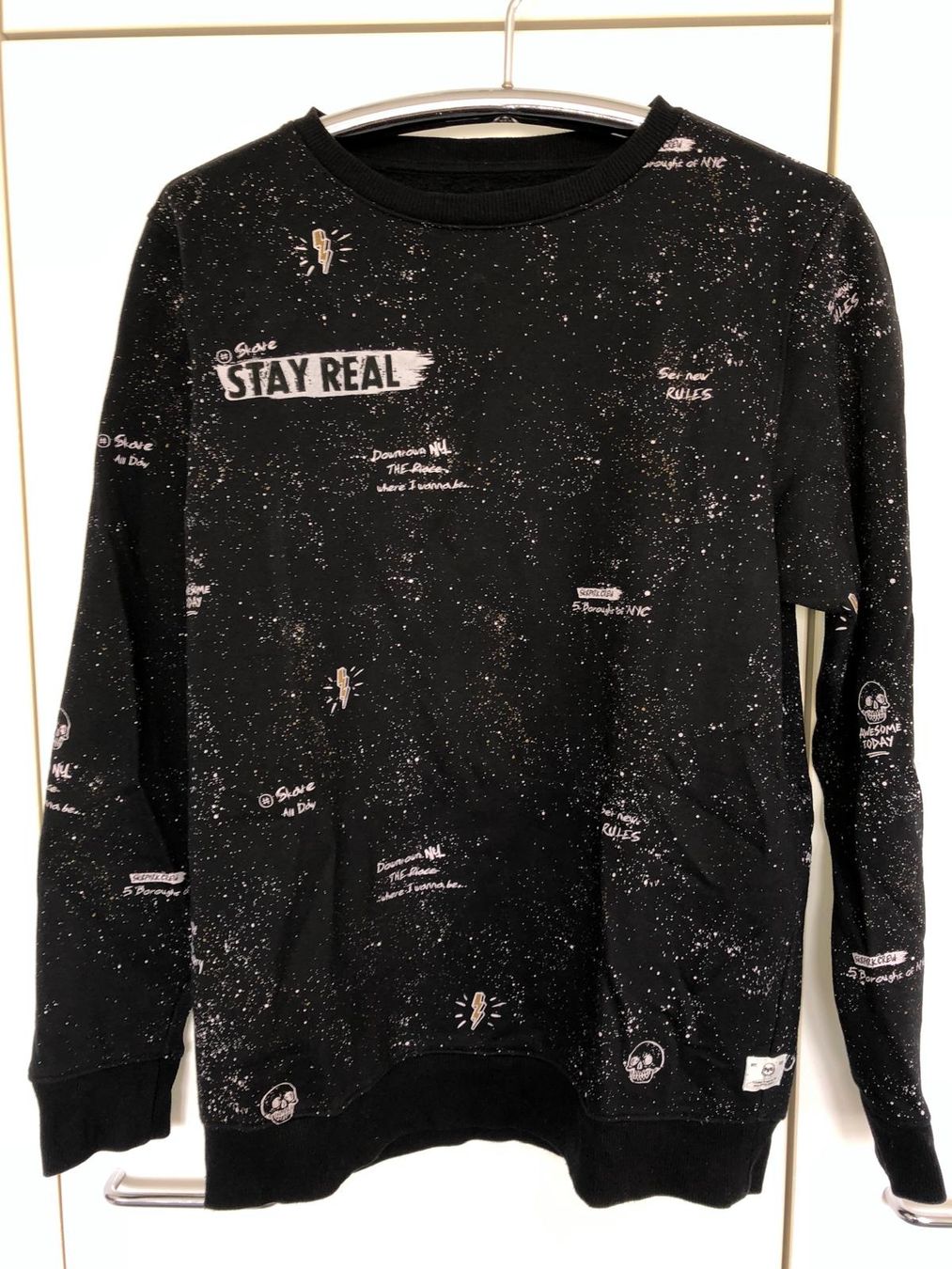 Maglioni & Felpe: Sweater "Stay Real", Schwarz, Grösse 170/176 – Usato da Zumikon venduto da Lenochka