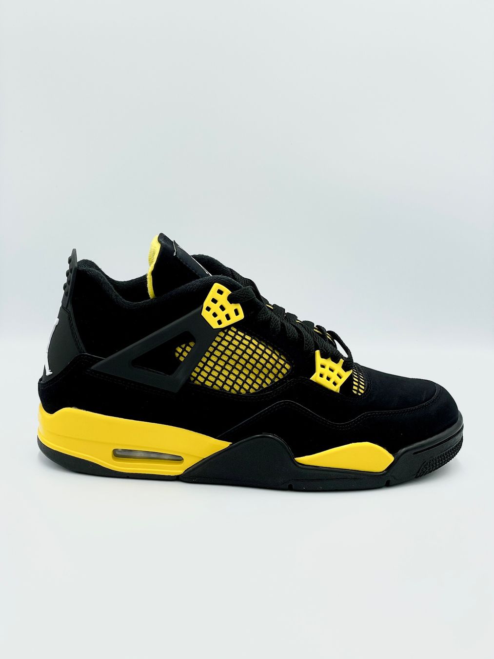 Jordan Damenschuhe: Nike Air Jordan 4 Retro Thunder EU 40 – Neu und originalverpackt aus Erlinsbach von sasneakers 1
