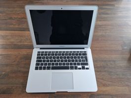 MacBook Air 13.3"  A1466 128GB SSD