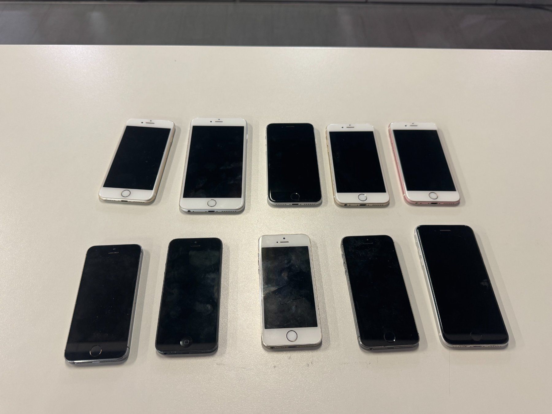 Apple Telefoni cellulari / Smartphones: 10 iPhones im Paket – Difettoso da Hombrechtikon venduto da SPS-Liquidationen